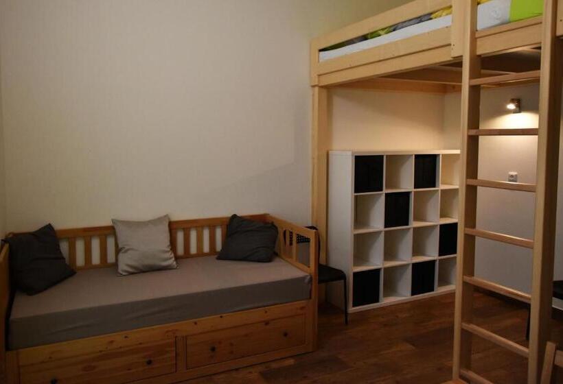 スタンダード4人部屋, Penzion U Hujňáků