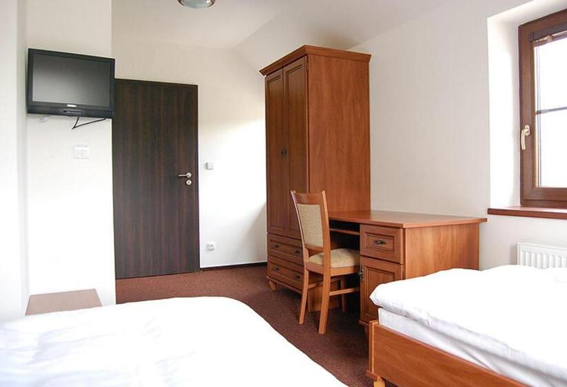 스탠다드 트리플 룸, Penzion U Kostela