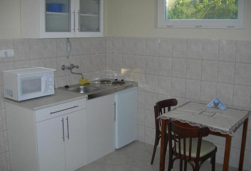 침실 1개 아파트, Radek Vendégház és Apartman