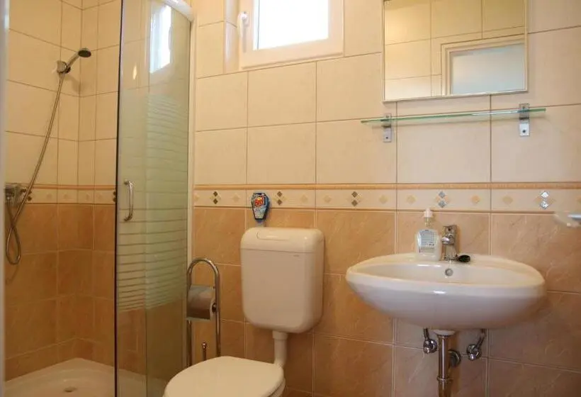２ベッドルームアパートメント, Radek Vendégház és Apartman