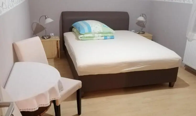 ２ベッドルームアパートメント, Radek Vendégház és Apartman
