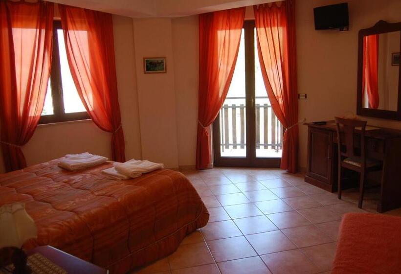 חדר סטנדרט לשלושה, B&b La Tana Dell'orso