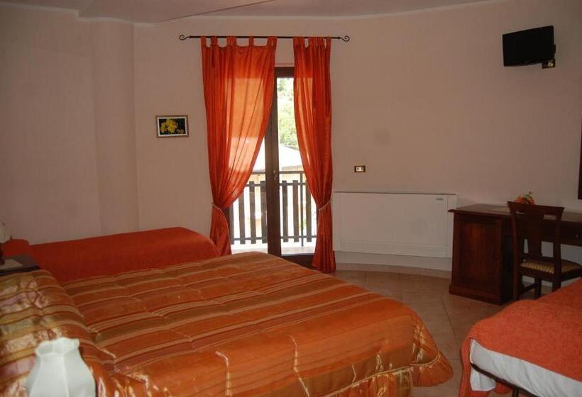 חדר סטנדרט לארבעה, B&b La Tana Dell'orso