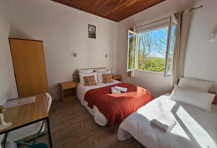 Номер Стандарт Трехместный, Hôtel Au Bon Landais