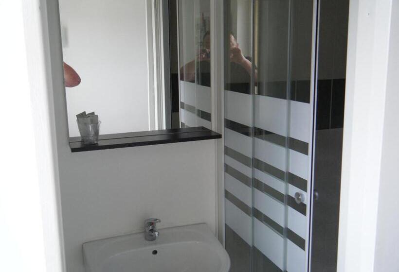 标准间, L'univers