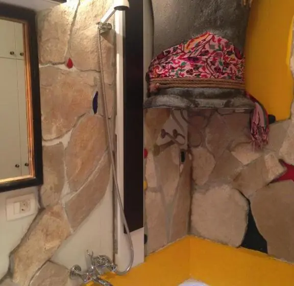 اتاق استاندارد چهارنفره با سرویس بهداشتی مشترک, Guesthouse 7even