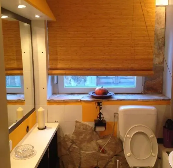 اتاق استاندارد چهارنفره با سرویس بهداشتی مشترک, Guesthouse 7even