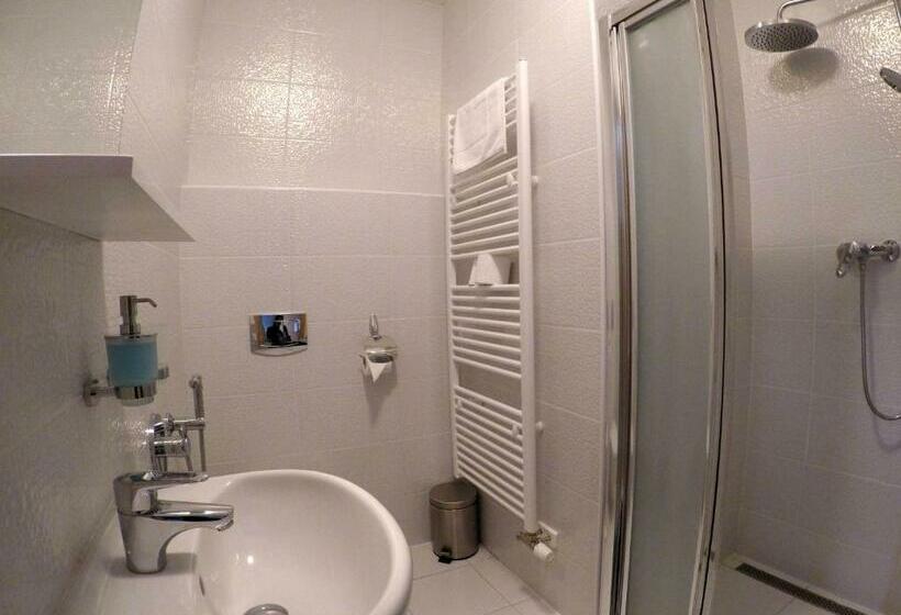 חדר דלוקס, Penzion U Tri Statkaru