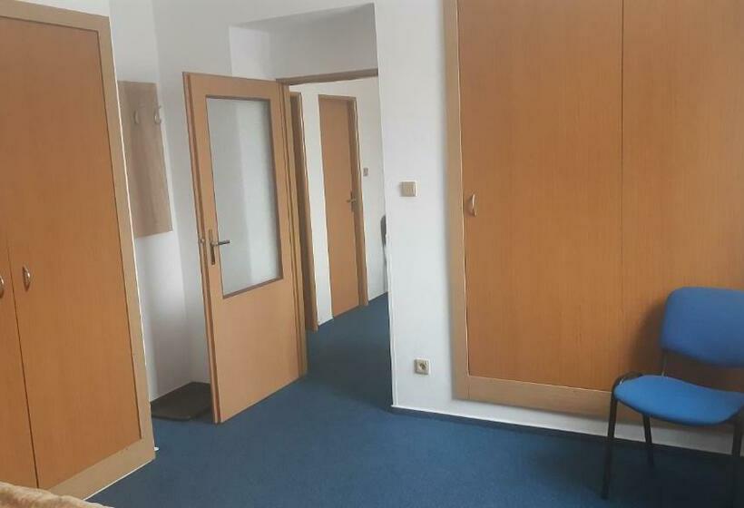 四人标准间, Pension Kachlicka