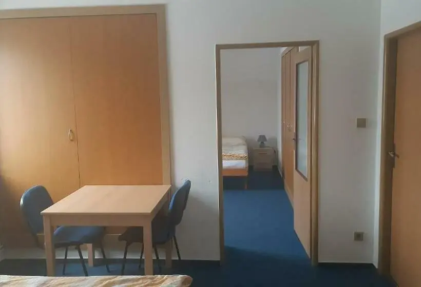 スタンダード4人部屋, Pension Kachlicka