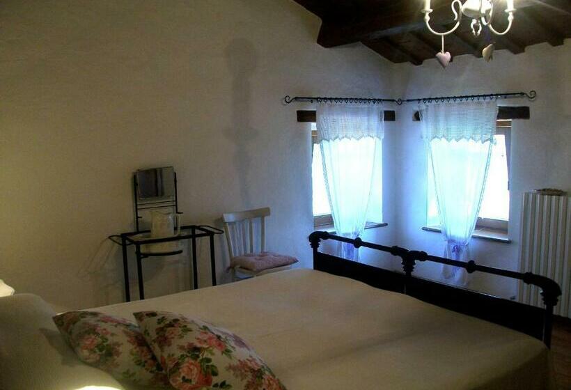 غرفة قياسية ثلاثية مطلة علي حمام السباحة, Il Gallo Del Vicino