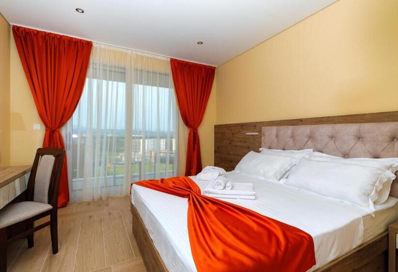 استودیوی لوکس, Franca Hotel Ulcinj