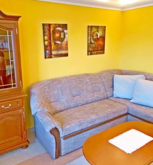 آپارتمان 1 خوابه, Fured Apartments