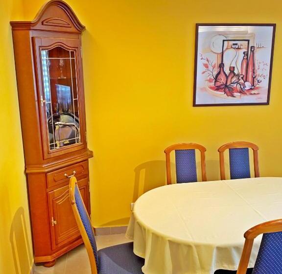 آپارتمان 1 خوابه, Fured Apartments