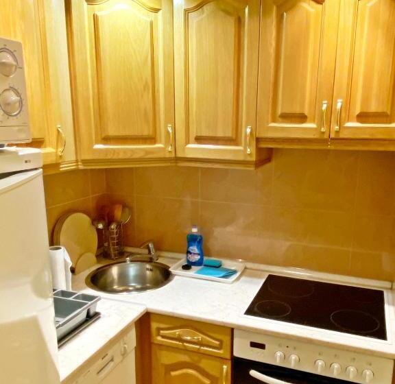 آپارتمان 1 خوابه, Fured Apartments