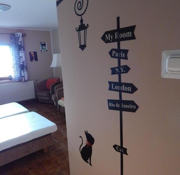 غرفة قياسية, Erdei Vendégház