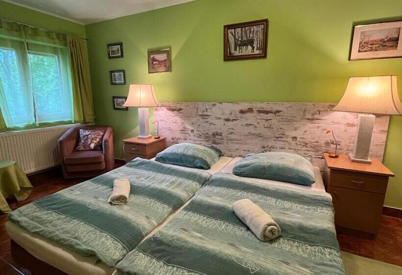 غرفة قياسية, Erdei Vendégház