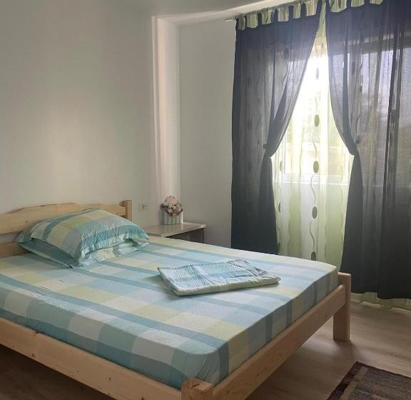 דירת שני חדרים, Vila Baciu