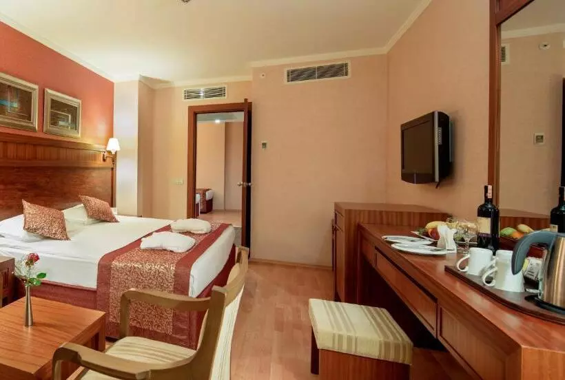 Standard-huone Puutarhanäkymä, Alba Royal Hotel Ultra All Inclusive Adults Only