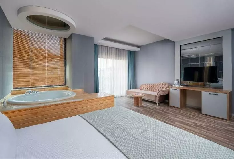 سوییت جونیور, Siam Elegance Hotel & Spa