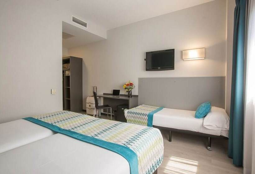 标准三人间, Venture Sant Cugat