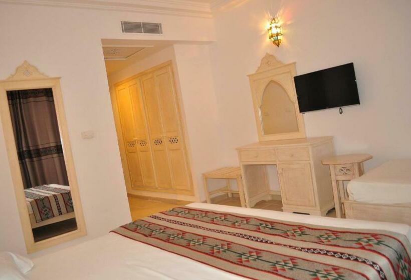 Номер Стандарт Трехместный, Zodiac Hôtel & Aqua Park