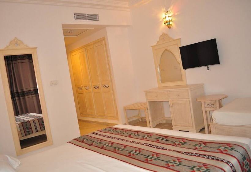 Номер Стандарт Трехместный, Zodiac Hôtel & Aqua Park