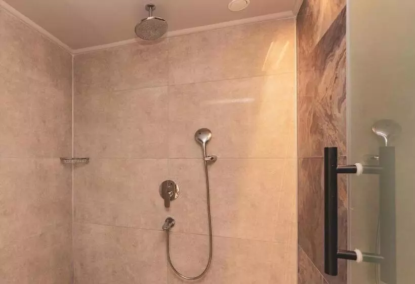 اتاق استاندارد با چشم‌انداز استخر, Orka World Hotel & Aquapark