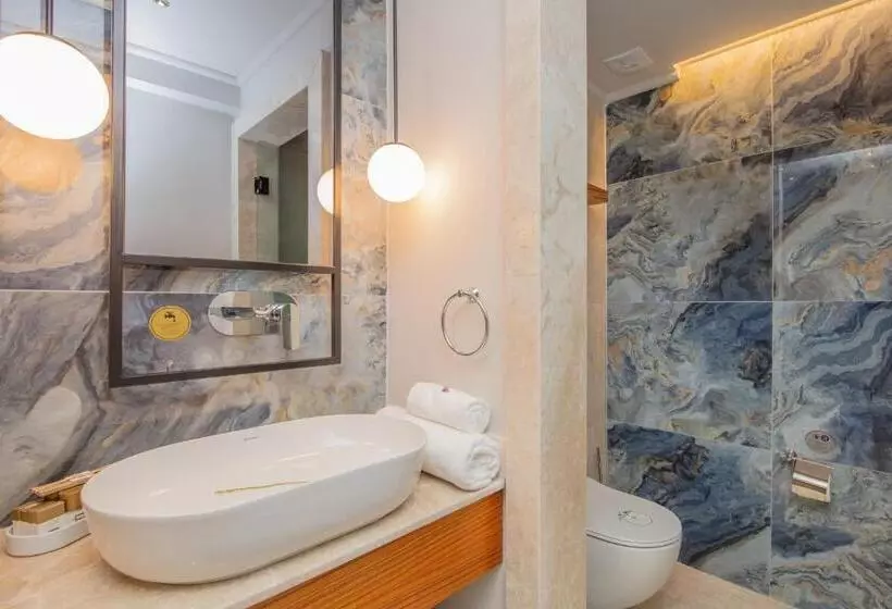 اتاق استاندارد با چشم‌انداز استخر, Orka World Hotel & Aquapark