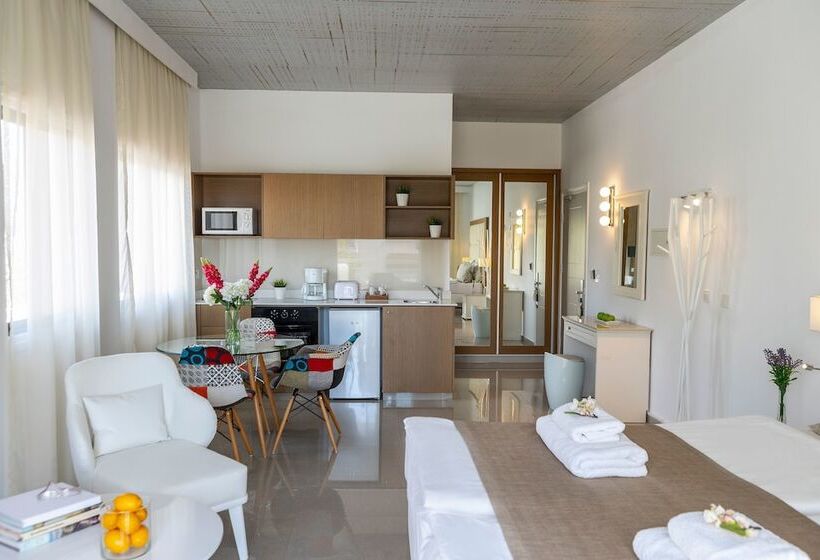 סטודיו סופריור, King Jason Paphos   Designed For Adults By Louis Hotels