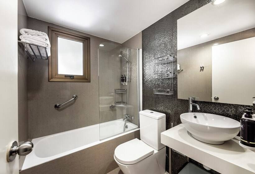 סוויטה, King Jason Paphos   Designed For Adults By Louis Hotels