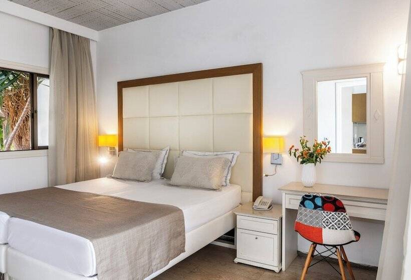 Люкс, King Jason Paphos   Designed For Adults By Louis Hotels