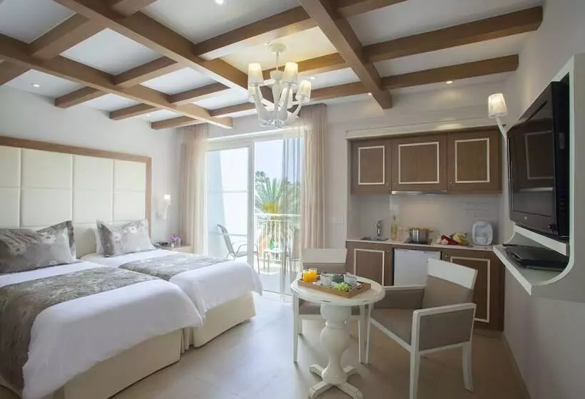 استودیوی لوکس, King Jason Paphos   Designed For Adults By Louis Hotels