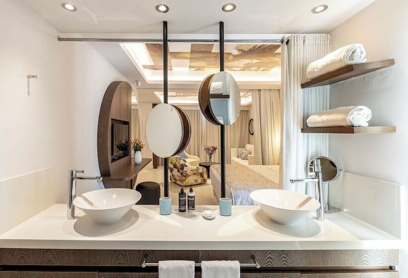 סוויטה אקזקיוטיב, King Jason Paphos   Designed For Adults By Louis Hotels