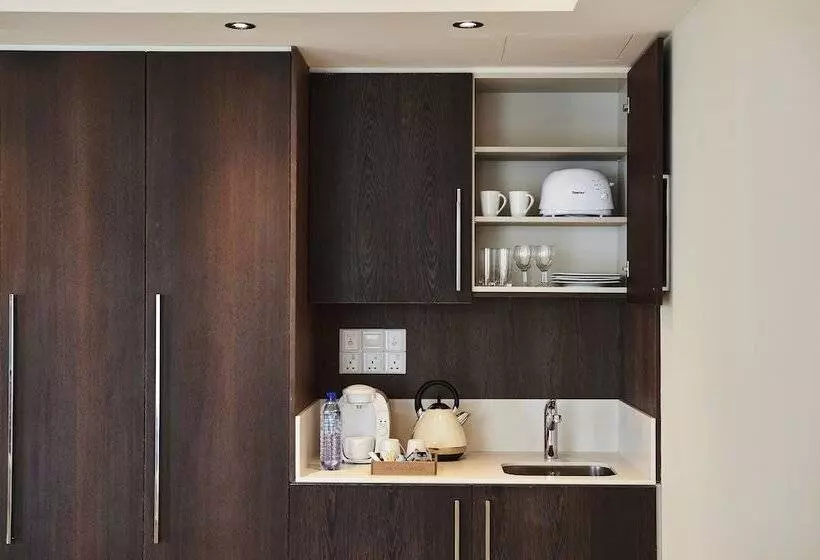 سوییت اجرایی, King Jason Paphos   Designed For Adults By Louis Hotels