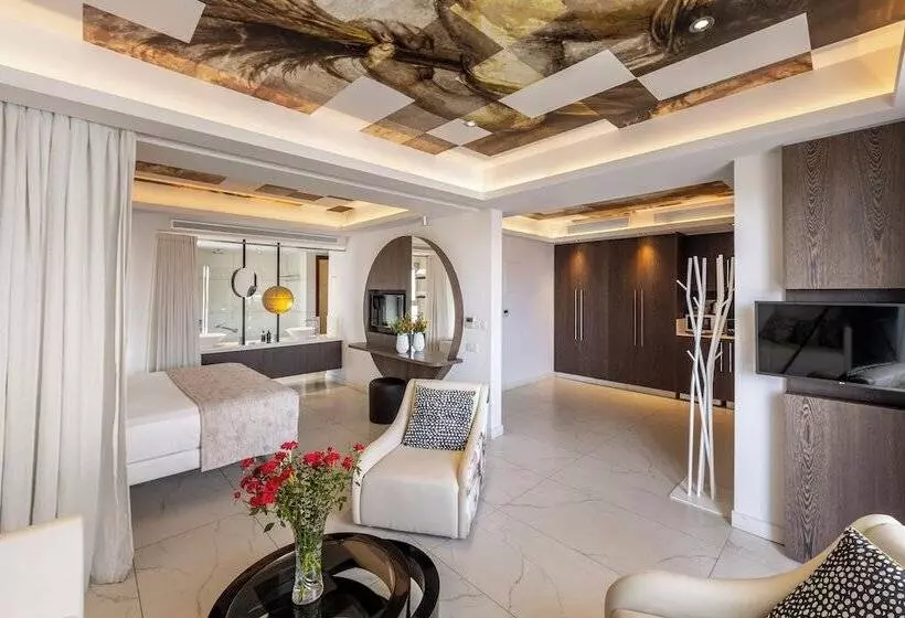 سوییت اجرایی, King Jason Paphos   Designed For Adults By Louis Hotels