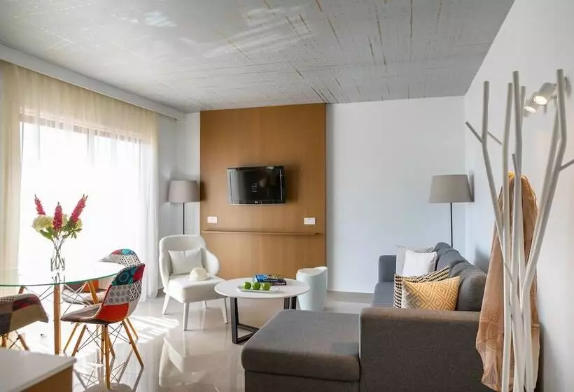 سوییت, King Jason Paphos   Designed For Adults By Louis Hotels