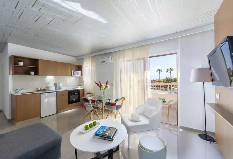 سوییت, King Jason Paphos   Designed For Adults By Louis Hotels