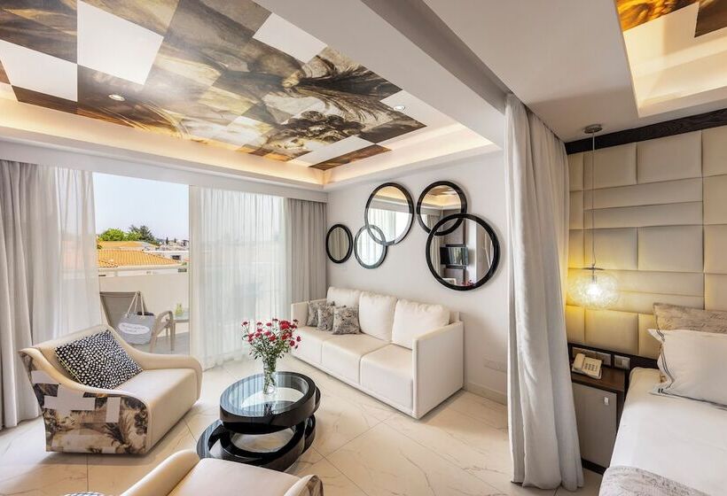 سوییت اجرایی, King Jason Paphos Designed For Adults By Louis Hotels