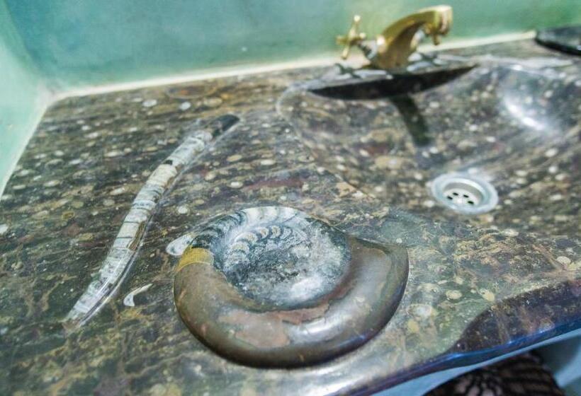 스탠다드 트리플 룸, Riad Dar Ouzine