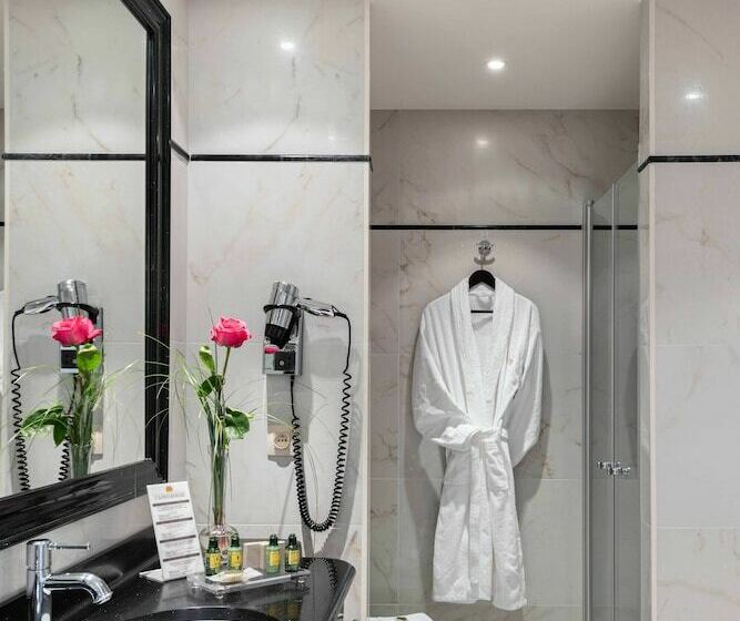 غرفة ديلوكس ثلاثية, Grand Hotel Casselbergh