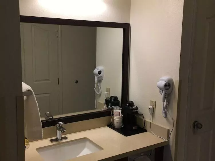 سوییت, Best Western Visalia