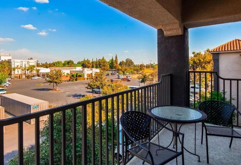 장애인을 위한 스위트, Best Western Visalia
