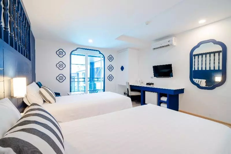 اتاق لوکس با بالکن, Bhukitta Boutique Hotel Phuket Town