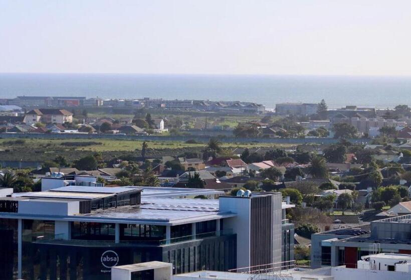 اتاق استاندارد با تخت بزرگ, Cape Town Marriott Hotel Crystal Towers