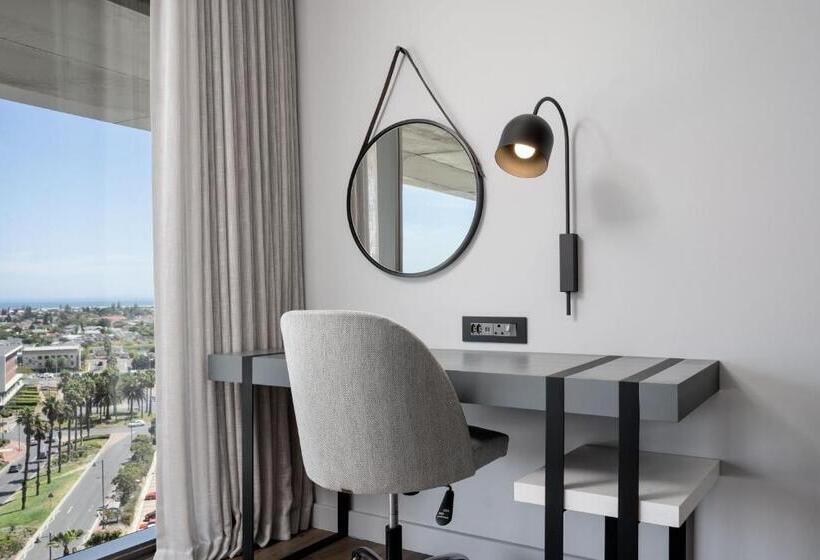اتاق استاندارد با تخت بزرگ, Cape Town Marriott Hotel Crystal Towers