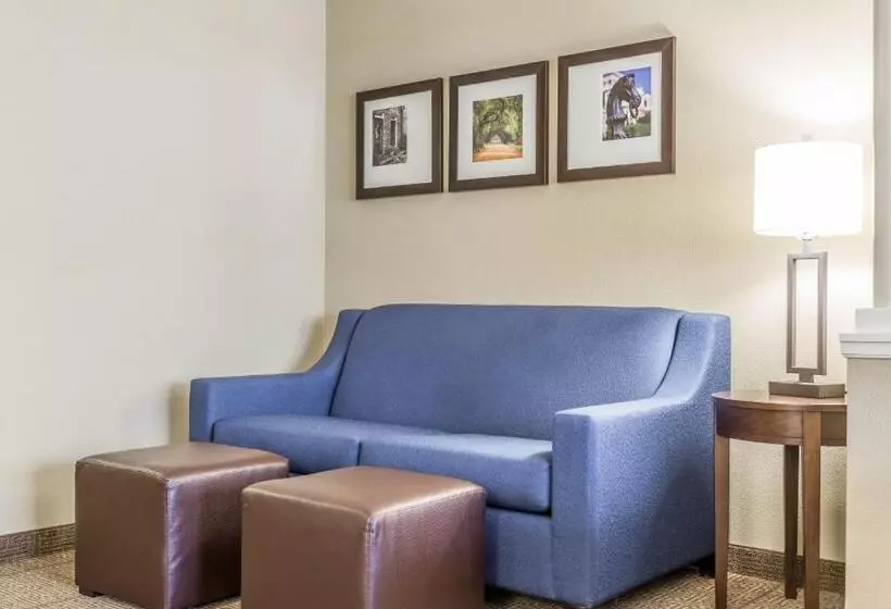 Sviitti, Comfort Suites At Isle Of Palms Connector