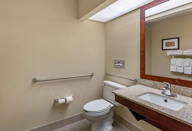 جناح, Comfort Suites At Rivergate Mall