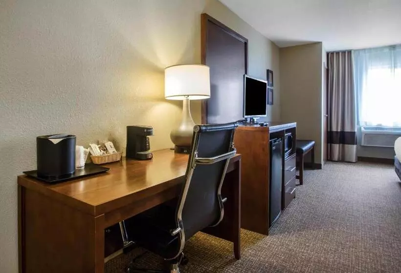 Sviitti King-vuode, Comfort Suites Johnson Creek Conference Center