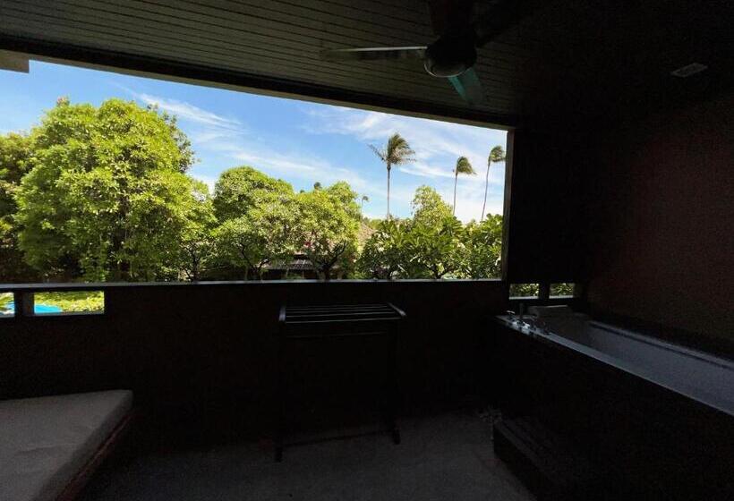 디럭스 룸, Deva Beach Resort Samui